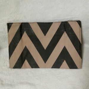 LAST CHANCEBlack & Beige Clutch Bag W/ Magnet SNAP